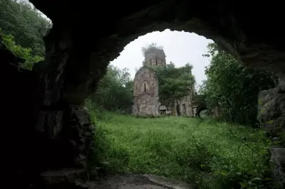 Խուճապի Վանք