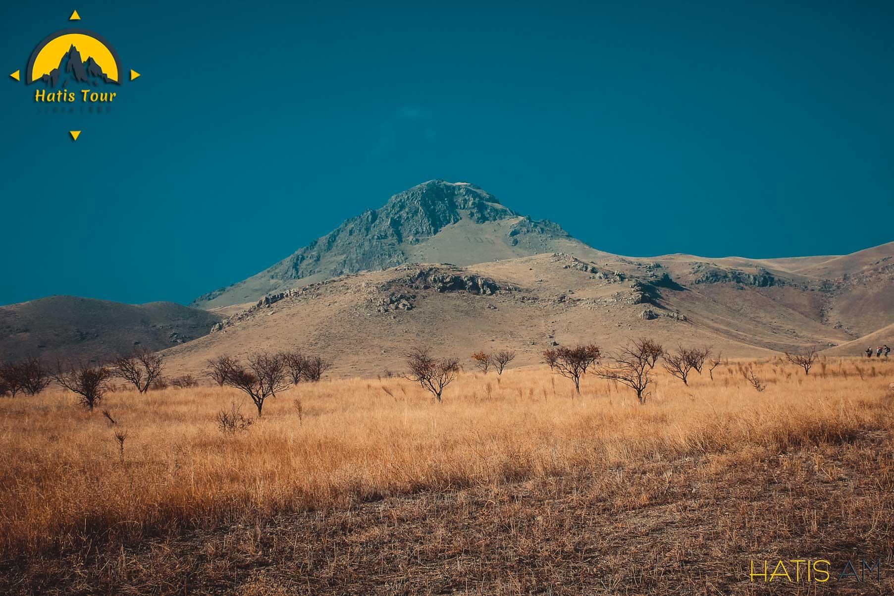 Արտենի լեռան ստորոտ