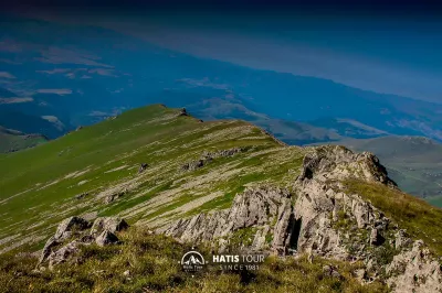 Bovaqar Mountains