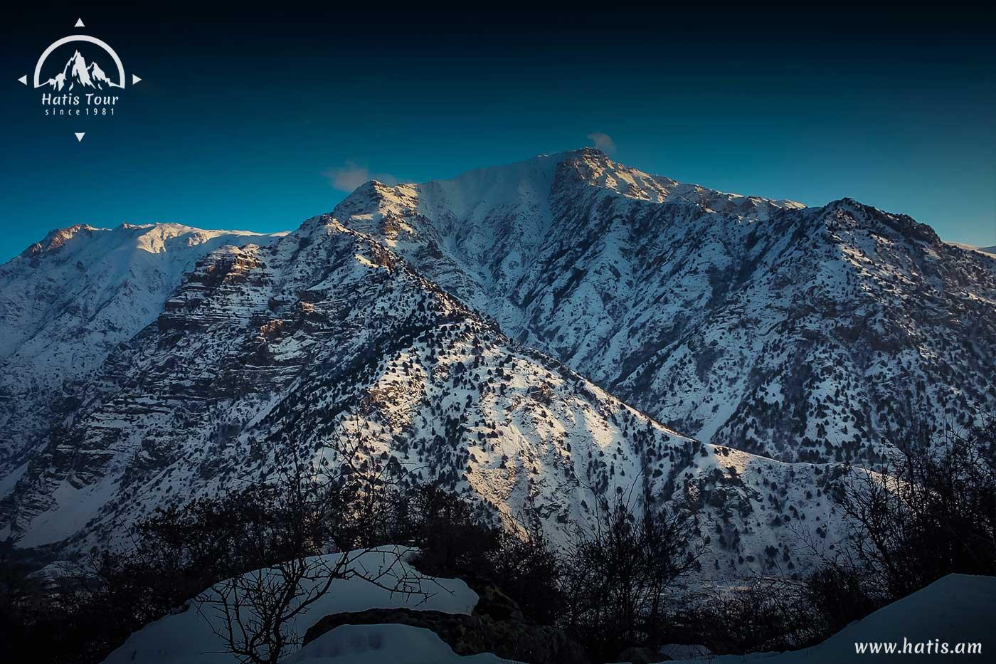 Գայլեձոր լեռ - Ցախաց Քար