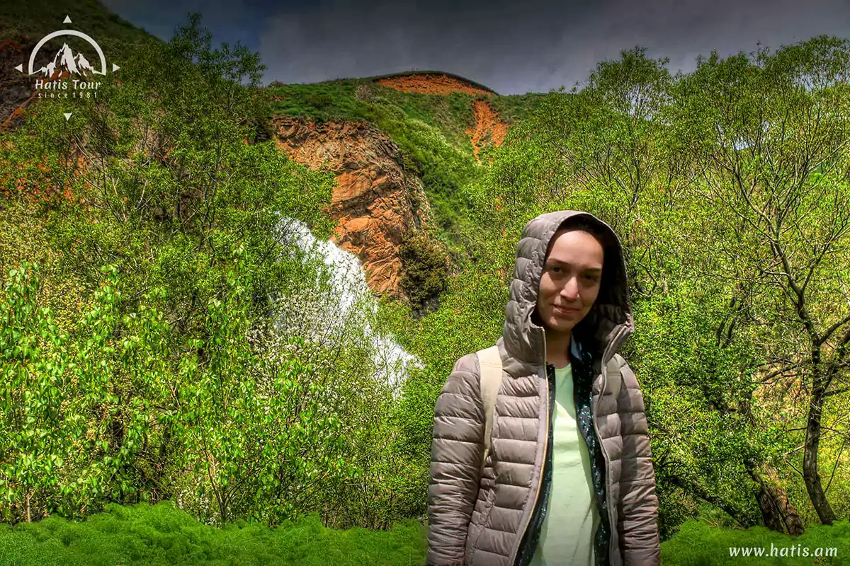 Водопад Трчкан, расположенный на границе Ширакског